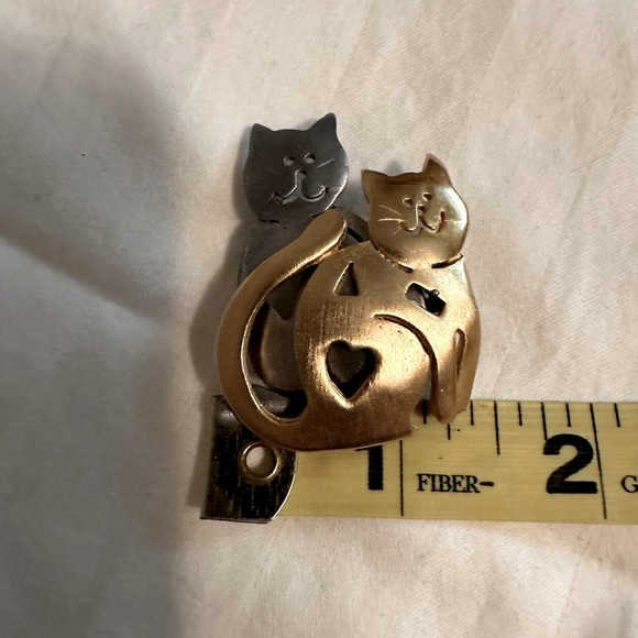 Ultra Craft Vintage Pewter Silver tone and Gold tone Cat Brooch - Picture 6 of 8